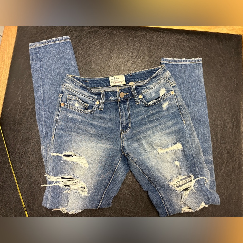 Buckle Jeans. Stella Model size 26 skinny distressed